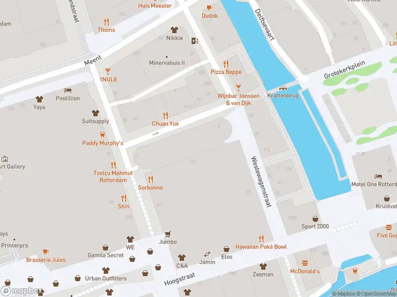 Brandweer met gepaste spoed naar de Leeuwenstraat in Rotterdam