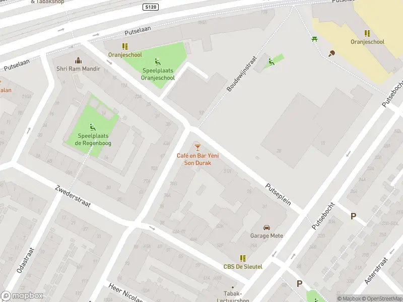 Ambulance met grote spoed naar de Blazoenstraat in Rotterdam