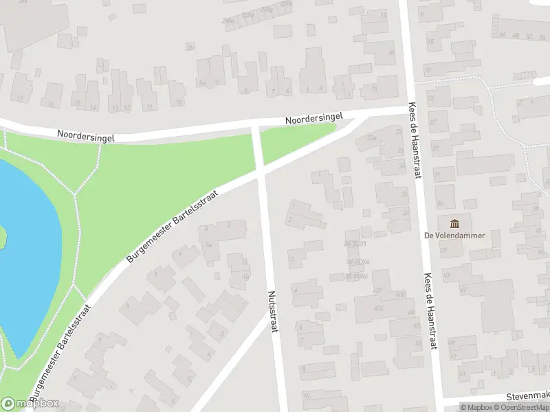 Brandweer met grote spoed naar de Burgemeester Bartelsstraat in Hoogezand vanwege afhijsen patient