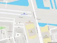 Ambulance met grote spoed naar de Willensplein in Gouda