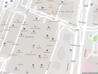 Ambulance met gepaste spoed naar de Zuidplein Hoog in Rotterdam