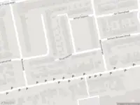 Brandweer met gepaste spoed naar de Alfred Ostplein in Roosendaal vanwege een buitenbrand