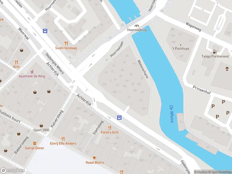 Ambulance met gepaste spoed naar de Gedempte Where in Purmerend