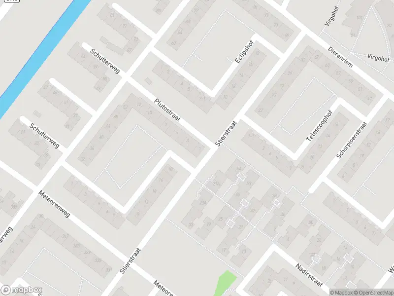 Ambulance met grote spoed naar de Plutostraat in Amsterdam