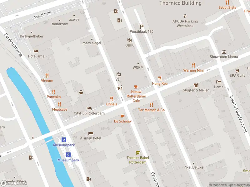 Ambulance met gepaste spoed naar de Witte de Withstraat in Rotterdam