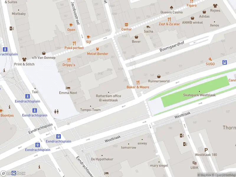 Ambulance met grote spoed naar de Westblaak in Rotterdam