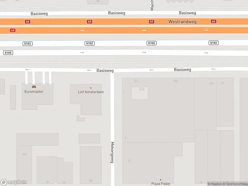 Ambulance met grote spoed naar de Mekongweg in Amsterdam