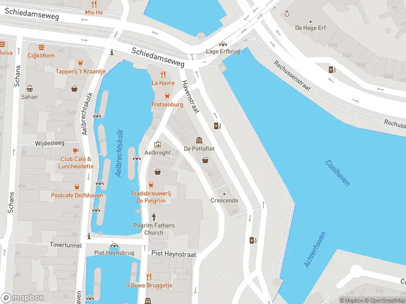 Ambulance met grote spoed naar de Havenstraat in Rotterdam