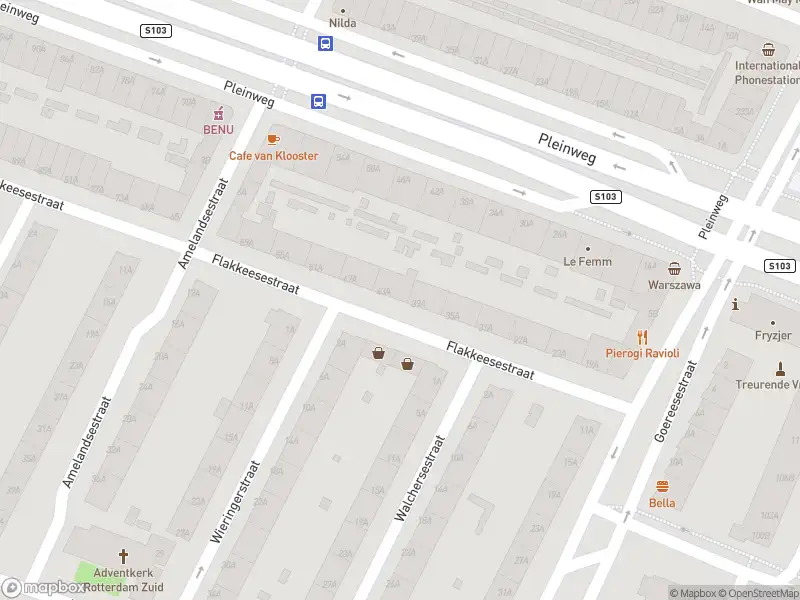 Ambulance met gepaste spoed naar de Flakkeesestraat in Rotterdam