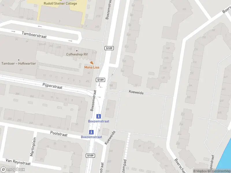 Ambulance met gepaste spoed naar de Boezemstraat in Rotterdam