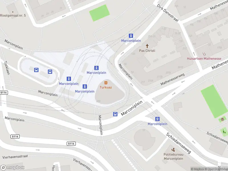 Ambulance met grote spoed naar de Marconiplein in Rotterdam