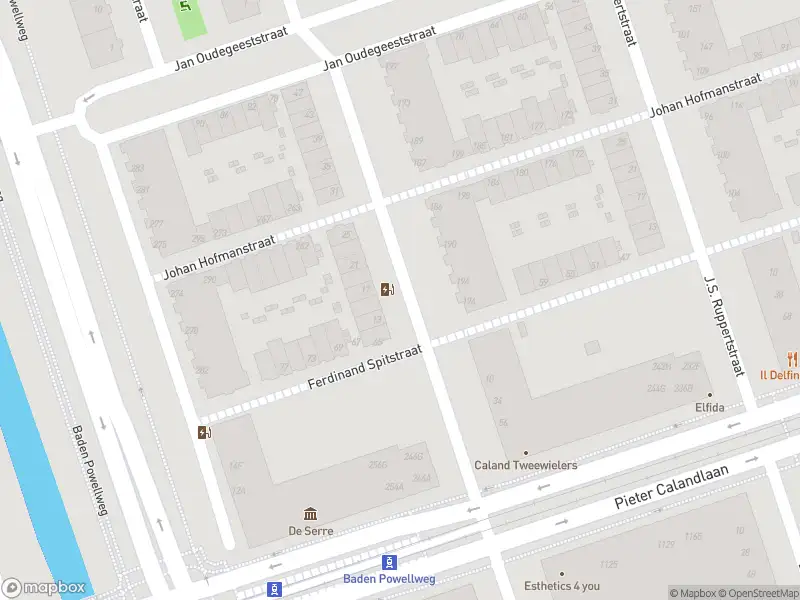 Ambulance met gepaste spoed naar de Dr. E. Boekmanstraat in Amsterdam