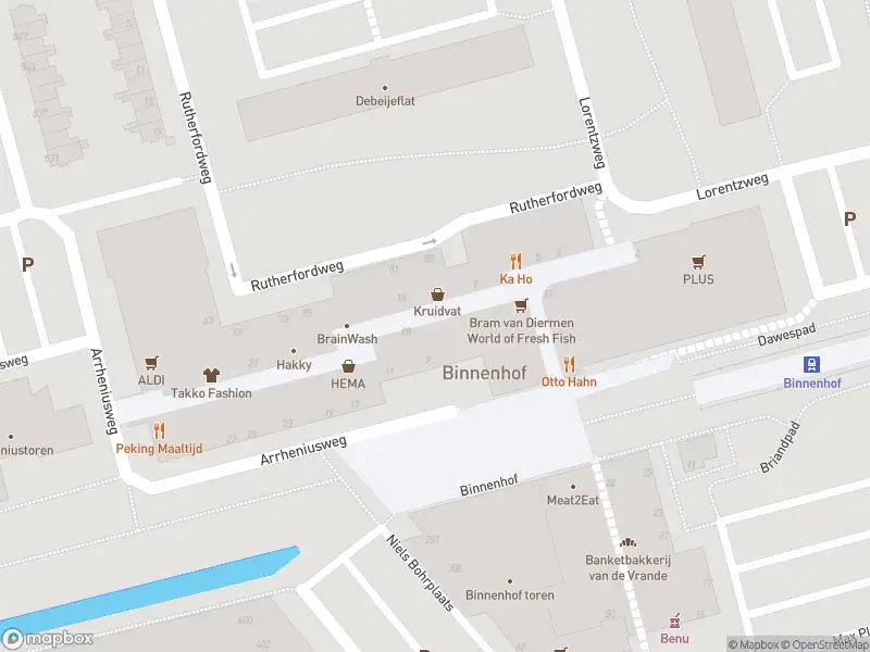 Ambulance met gepaste spoed naar de Binnenhof in Rotterdam