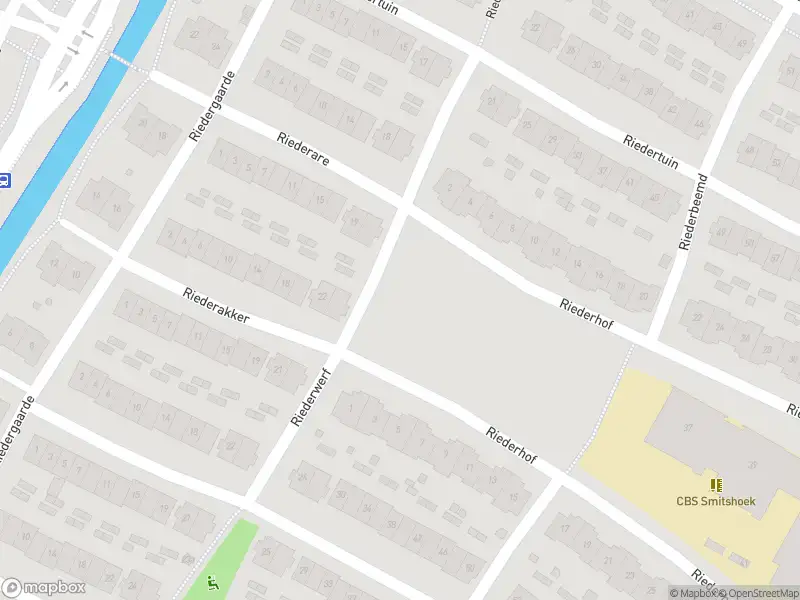 Ambulance met grote spoed naar de Riederhof in Barendrecht