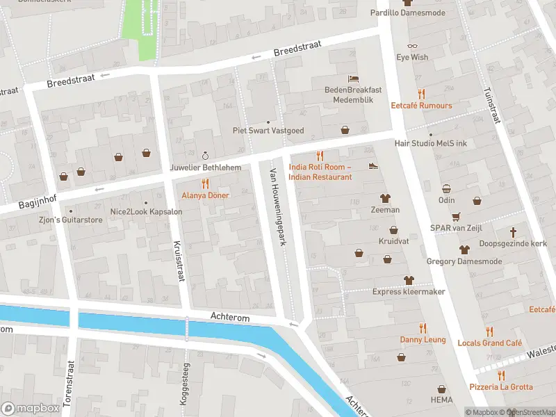 Ambulance met grote spoed naar de Van Houweningepark in Medemblik