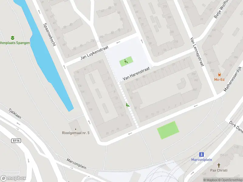 Brandweer met grote spoed naar de Piet Paaltjensplein in Rotterdam vanwege reanimatie