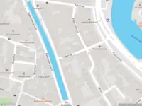 Ambulance met gepaste spoed naar de Kokstraat in Haarlem