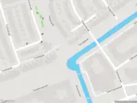 Ambulance met grote spoed naar de Tielstraat in Amsterdam