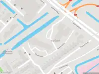 Ambulance met gepaste spoed naar de Brassersplein in Delft