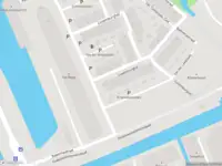 Ambulance met grote spoed naar de Van Embdenstraat in Delft