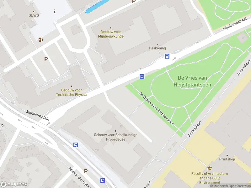 Ambulance met grote spoed naar de Kanaalweg in Delft