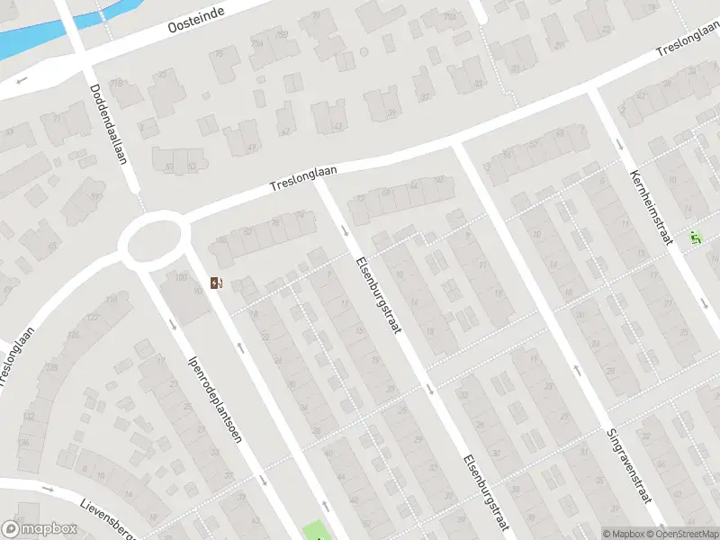 Ambulance met grote spoed naar de Elsenburgstraat in 's-Gravenhage