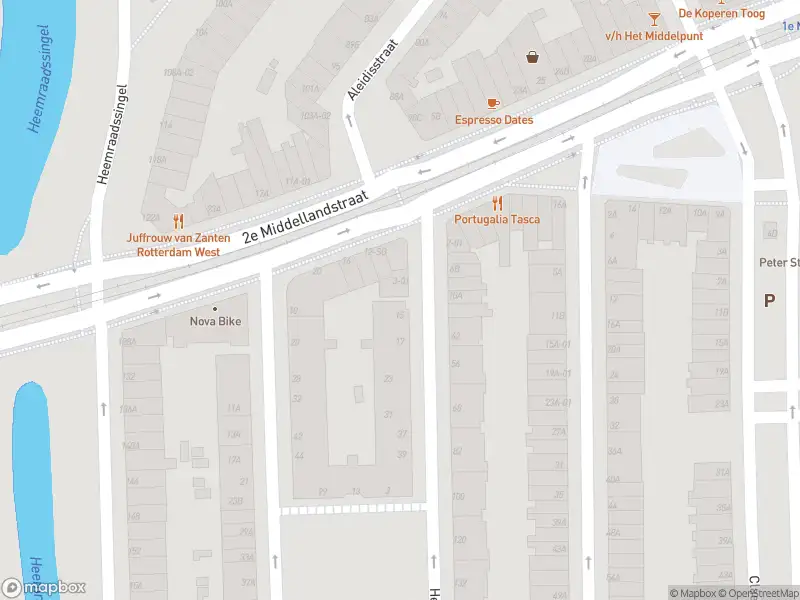 Ambulance met gepaste spoed naar de Hendrick Sorchstraat in Rotterdam