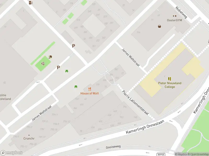 Ambulance met grote spoed naar de Pierre Lallementstraat in Amsterdam