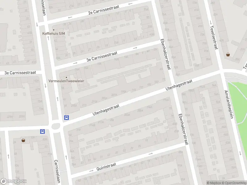 Ambulance met grote spoed naar de Utenhagestraat in Rotterdam