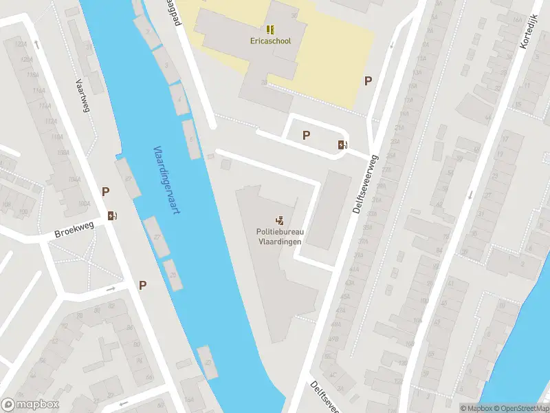 Ambulance met gepaste spoed naar de Delftseveerweg in Vlaardingen