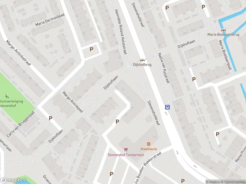 Ambulance met gepaste spoed naar de Top Naeffstraat in Leiden