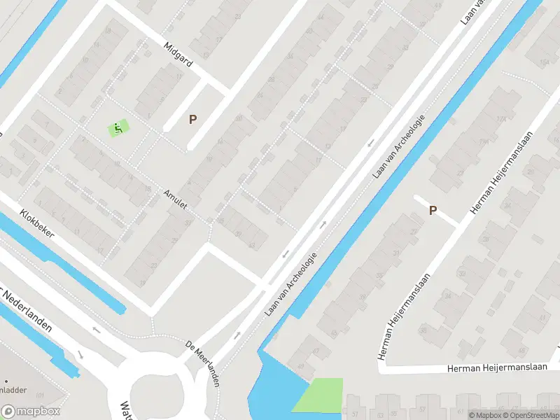 Ambulance met gepaste spoed naar de Laan van Archeologie in Beverwijk