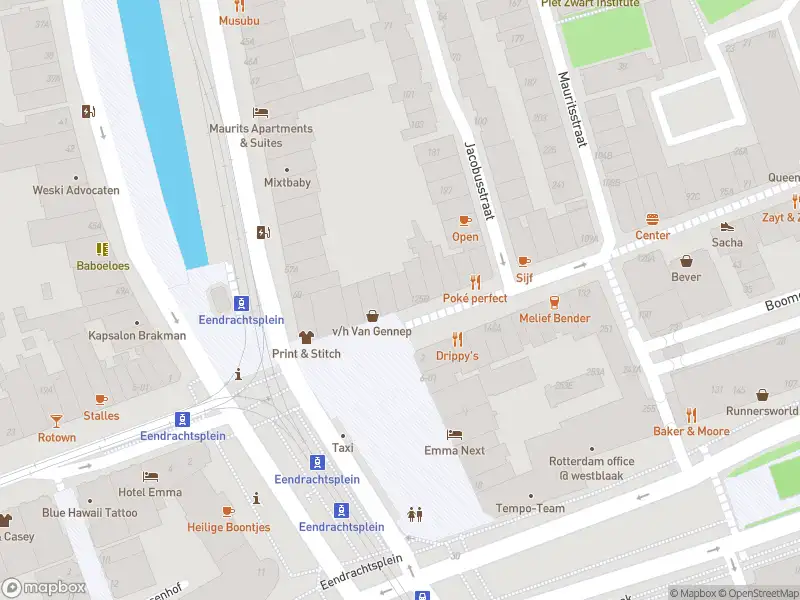 Ambulance met gepaste spoed naar de Oude Binnenweg in Rotterdam