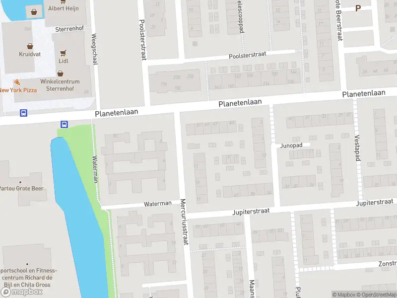 Ambulance met gepaste spoed naar de Mercuriusstraat in Spijkenisse