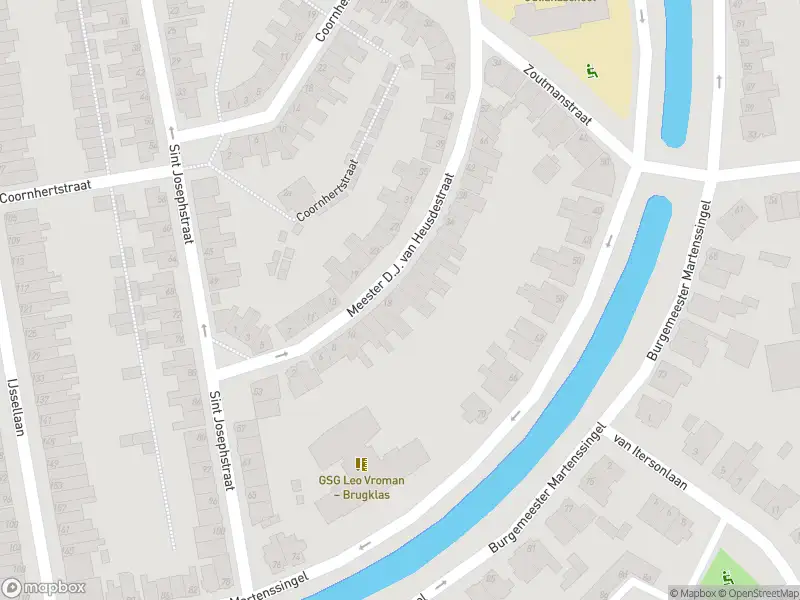 Brandweer met grote spoed naar de Fluwelensingel in Gouda vanwege schoorsteenbrand