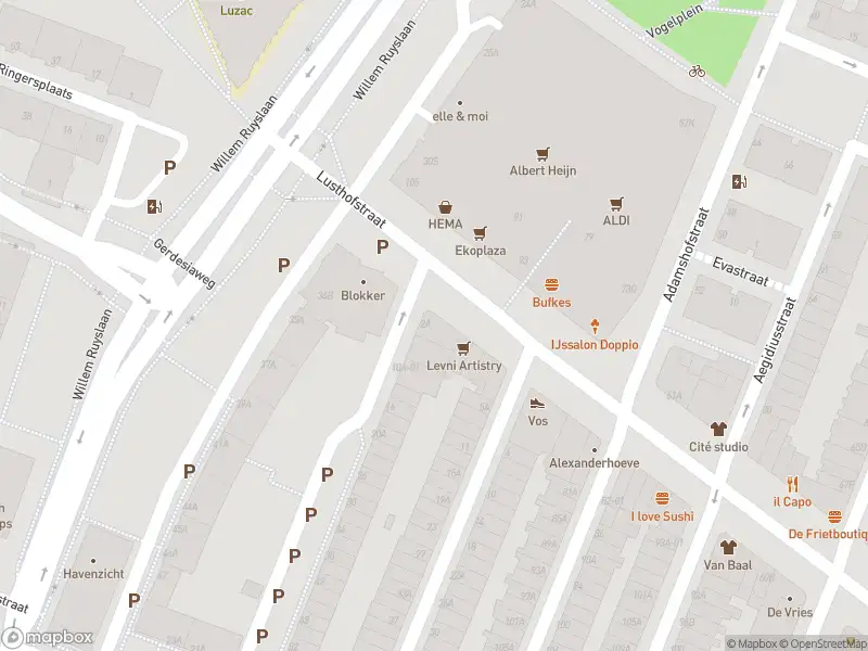 Ambulance met grote spoed naar de Lusthofstraat in Rotterdam