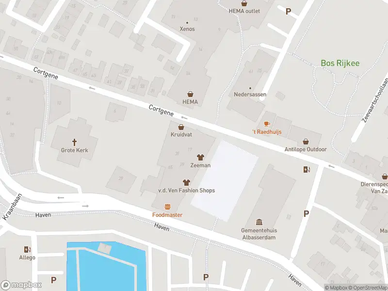 Ambulance met gepaste spoed naar de Raadhuisplein in Alblasserdam