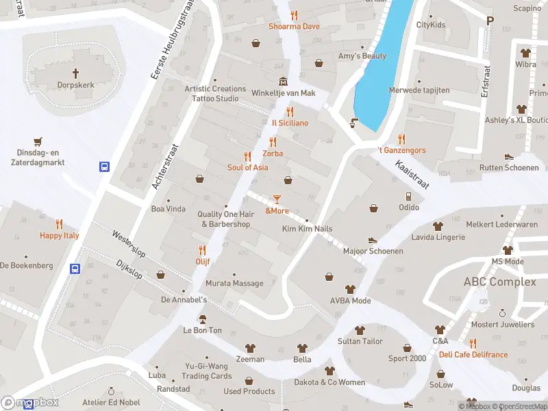 Ambulance met gepaste spoed naar de Spuistraat in Spijkenisse