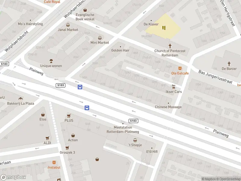 Ambulance met gepaste spoed naar de Pleinweg in Rotterdam