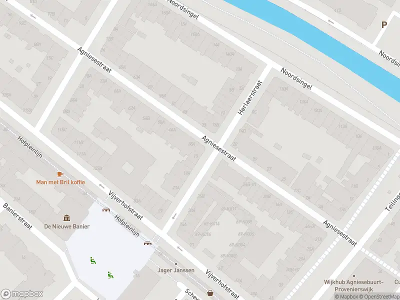 Ambulance met grote spoed naar de Agniesestraat in Rotterdam