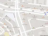 Ambulance met grote spoed naar de Mariniersweg in Rotterdam