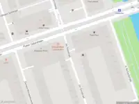 Ambulance met grote spoed naar de Jan Smitstraat in Amsterdam