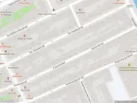 Ambulance met grote spoed naar de Jacob Israël de Haanstraat in Amsterdam