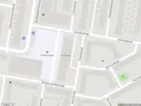 Ambulance met gepaste spoed naar de Hegelhof in Amsterdam