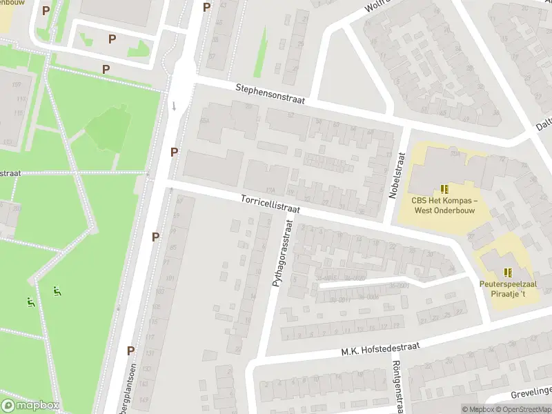 Ambulance met grote spoed naar de Torricellistraat in IJmuiden