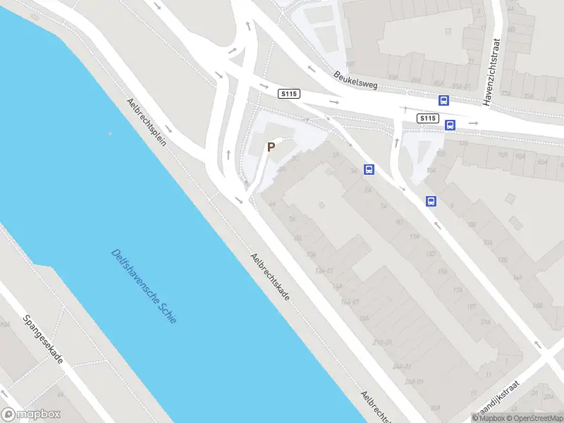 Ambulance met gepaste spoed naar de Aelbrechtskade in Rotterdam