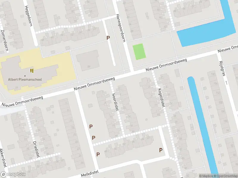 Ambulance met gepaste spoed naar de Ivoordistel in Rotterdam