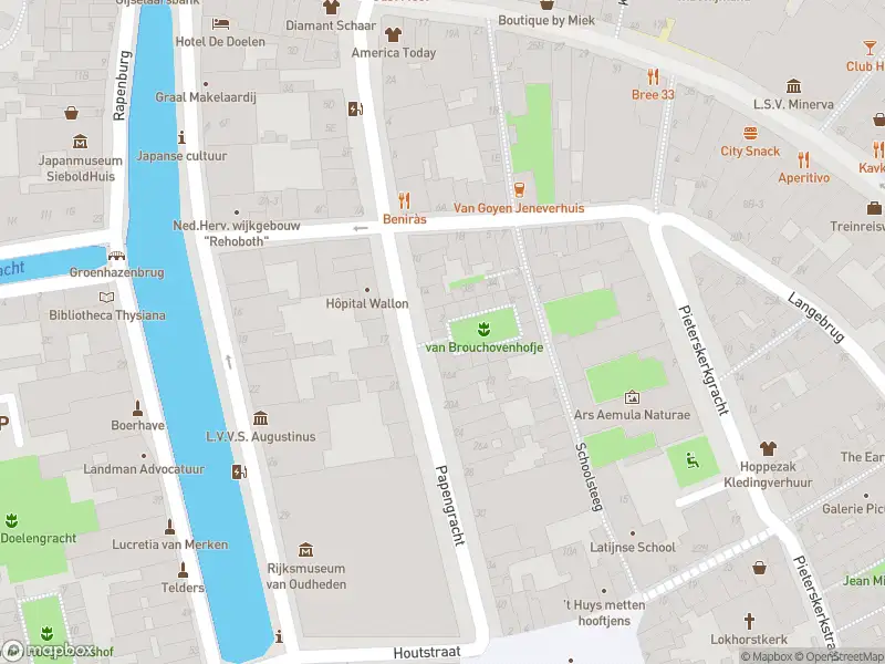 Ambulance met gepaste spoed naar de Brouckhovenshof in Leiden