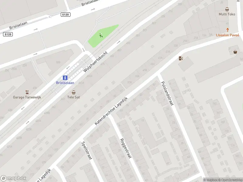 Ambulance met grote spoed naar de Katendrechtse Lagedijk in Rotterdam