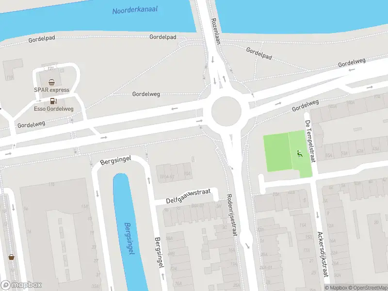 Ambulance met grote spoed naar de Gordelweg in Rotterdam